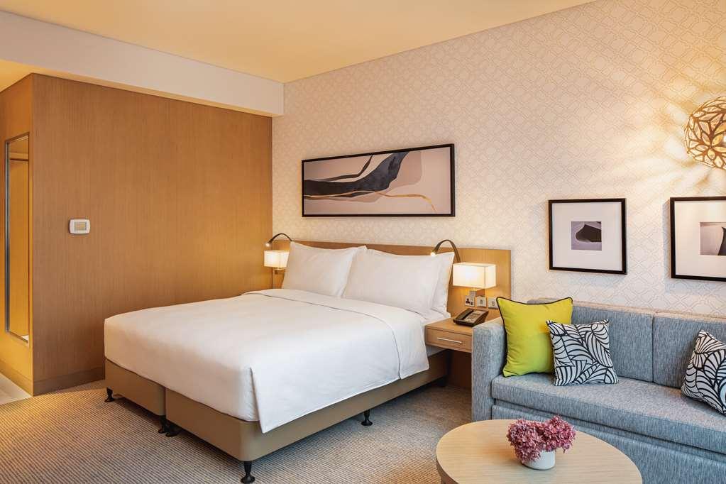 Doubletree By Hilton Fujairah City 部屋 写真 A room at the hotel