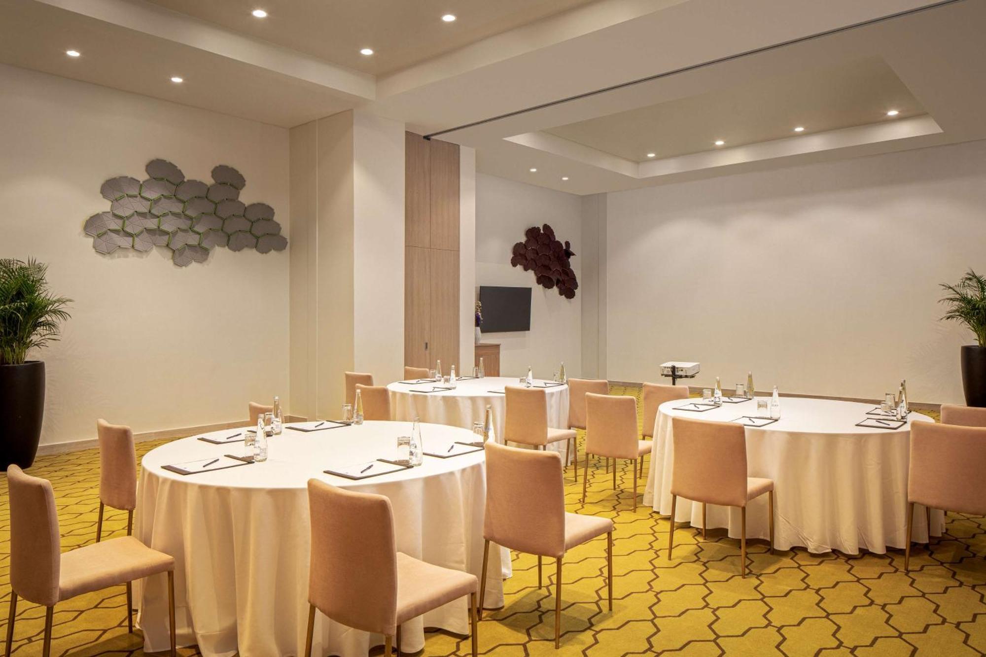Doubletree By Hilton Fujairah City エクステリア 写真 Meeting room