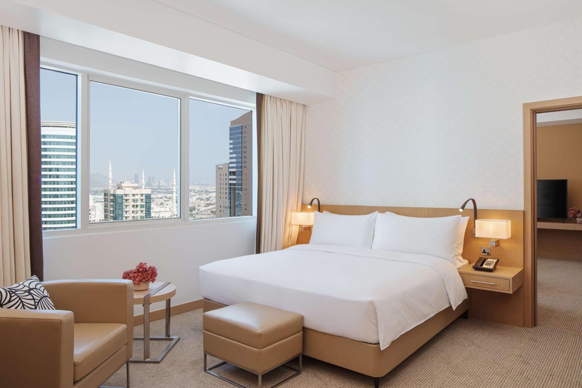 Doubletree By Hilton Fujairah City エクステリア 写真